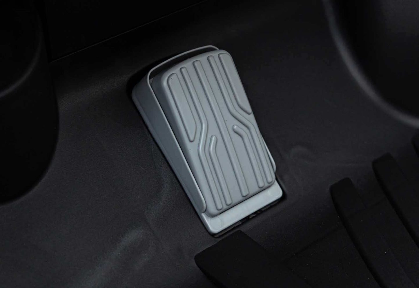 Pedal of white Pojazd Farmer Truck Speed 900 electric kids' car with LED features