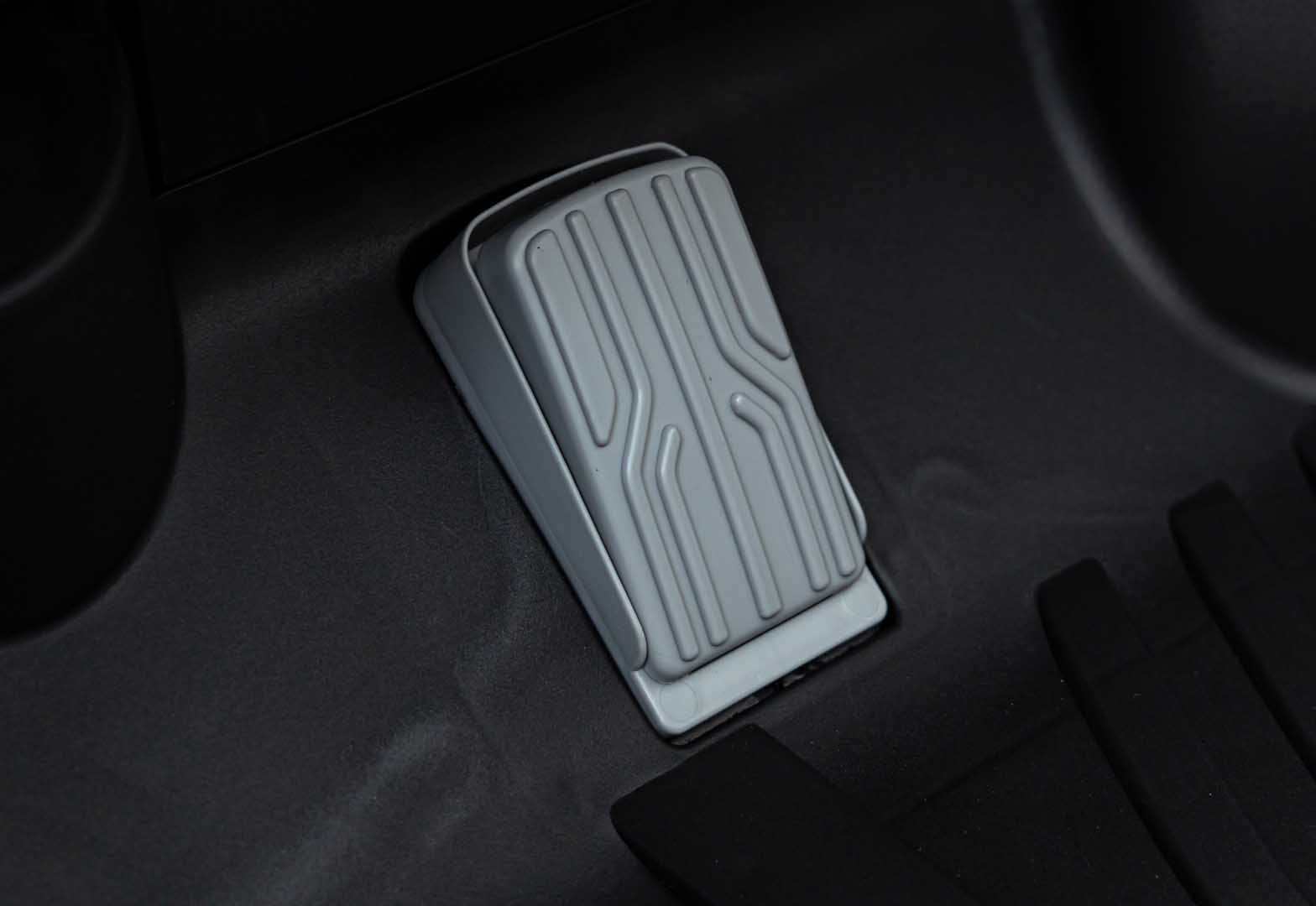 Pedal of white Pojazd Farmer Truck Speed 900 electric kids' car with LED features