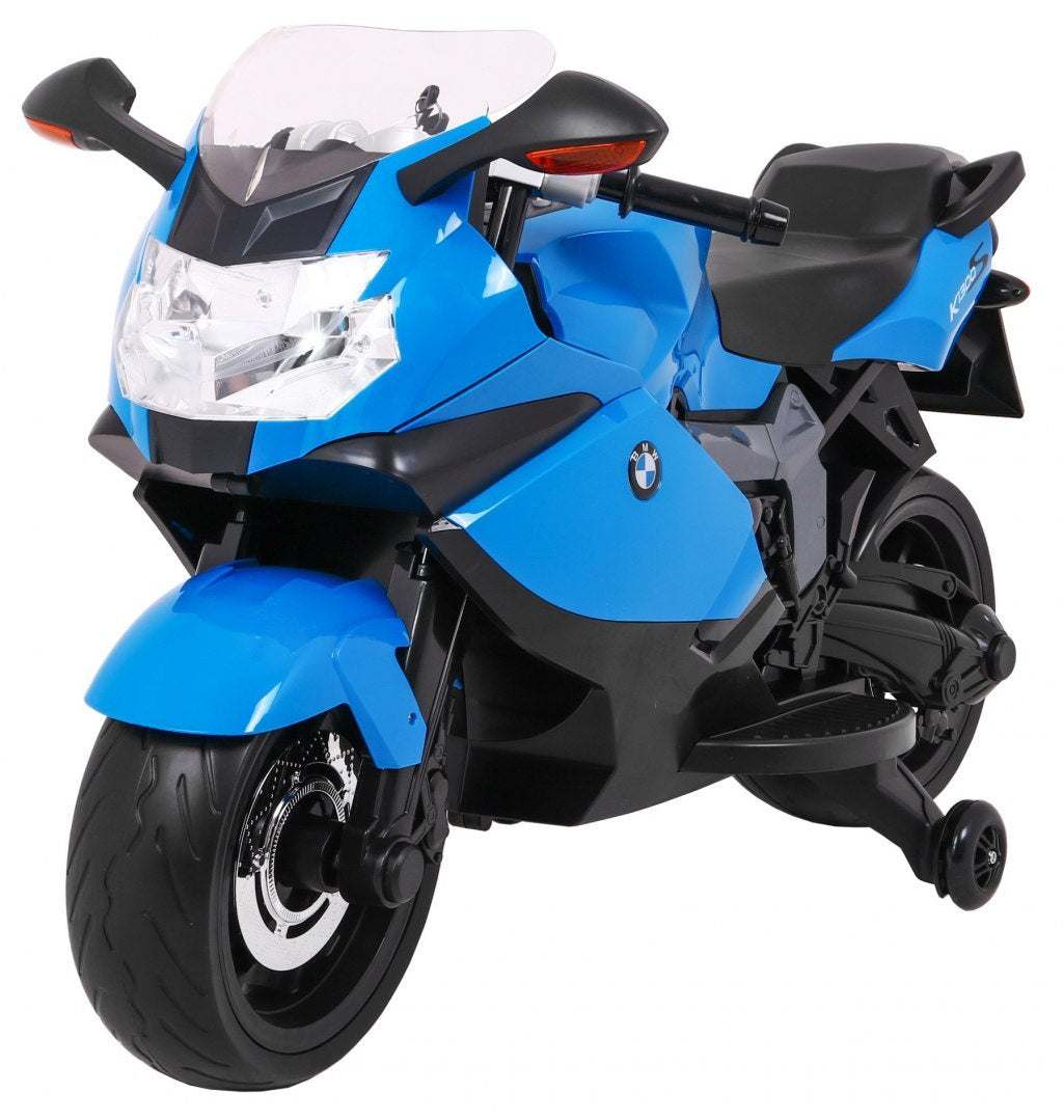 Niebieski elektryczny motocykl na akumulator BMW K1300S dla dzieci z dodatkowymi kołami pomocniczymi i efektami świetlnymi LED.