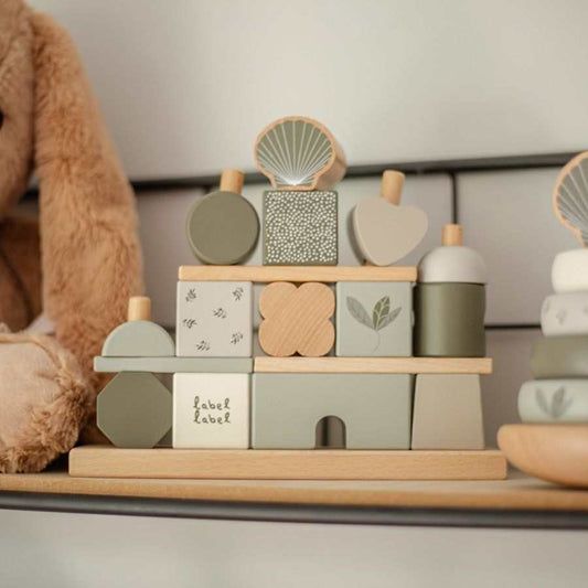Label Label drewniany domek z klocków Olive Green z certyfikatem FSC, naturalne kolory, kreatywna zabawa dla dzieci