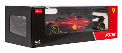 Ferrari F1 75 model zdalnie sterowanego bolidu RASTAR w skali 1:12 w czerwonym kolorze w opakowaniu.