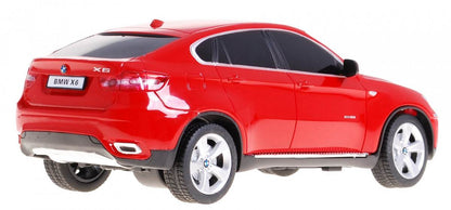 Czerwony zdalnie sterowany model BMW X6 w skali 1:24 z realistycznymi detalami i gumowymi kołami