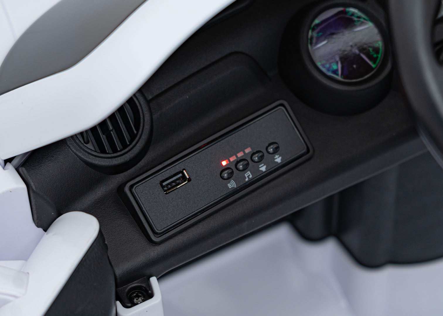 Panel sterowania pojazdu RUF CTR3 biały z portem USB i przyciskami multimedialnymi dla dzieci