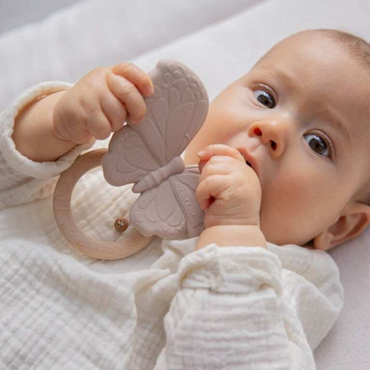 Baby holding Label Label silikonowy butterfly-shaped silicone and FSC certified wood teether